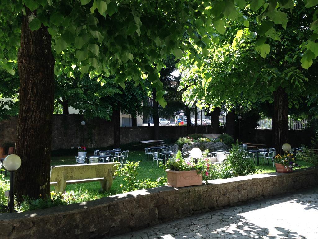 Hotel Fabbrini Abbadia San Salvator Exterior photo