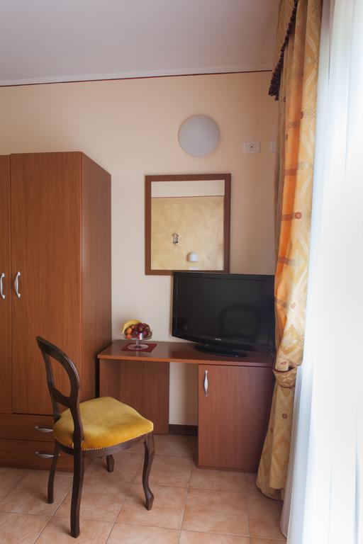 Hotel Fabbrini Abbadia San Salvator Room photo